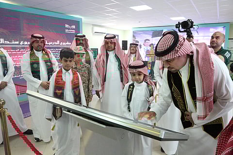 مدارس تعليم الرياض تواصل احتفاءها باليوم الوطني بعروض مسرحية ومعارض فنية