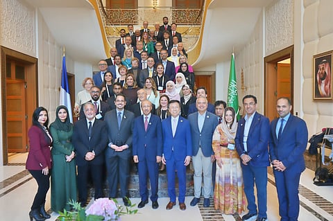 المملكة تستعرض ريادتها العالمية في طب الجلدية خلال حفل استقبال السفارة بباريس