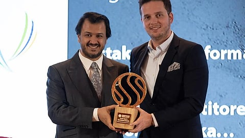"البكري" تسلّم الجائزة .. منتدى الاستثمار الرياضي SIF يحصد "جائزة الرؤية العالمية للاستثمار الرياضي"