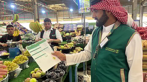 "آل مجثل" يدشّن حملة رقابية تستهدف أسواق النفع العام والمسالخ بعسير
