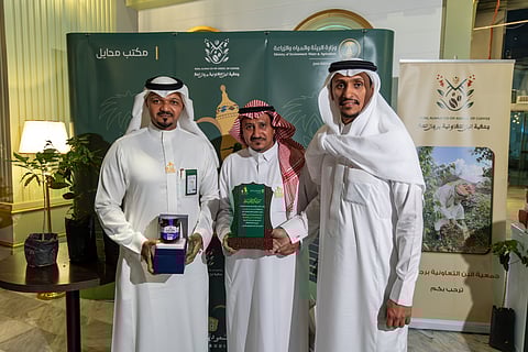 "بيئة محايل" تحتفل باليوم العالمي للقهوة.. وتكرم "سبق" في تجسيد للإرث الثقافي والهوية السعودية