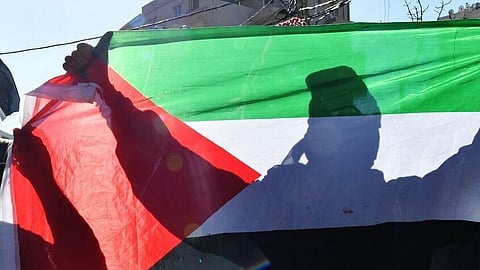 شوارع أمستردام تتشح بالأحمر.. ربع مليون شخص في مسيرة كبرى دعماً لفلسطين ورفضاً لموقف هولندا