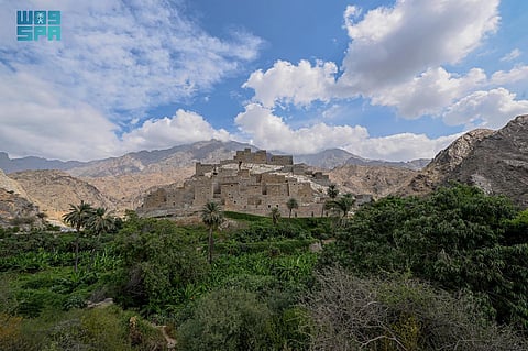 شاهد جوانب من فن العمارة في الباحة.. حكاية الإنسان والمكان من أعالي جبال السروات