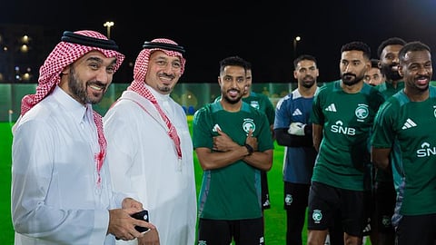 الفيصل محفزًا لاعبي الأخضر قبل موقعة إندونيسيا: بعزيمة نجومنا ودعم جماهيرنا يتحقق الفوز