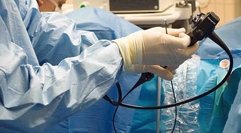 نجاح أول عملية لتفتيت حصوة بالمثانة بتقنية الليزر في مستشفى عفيف العام