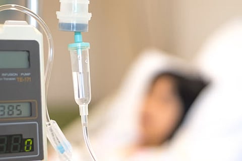 دراسة تكشف أن العلاج الكيميائي قد يسبب تلف الأوعية اللمفاوية ومشاكل في الذاكرة والتركيز