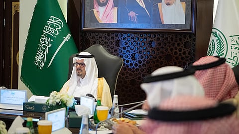نائب أمير مكة يجتمع بمحافظي المنطقة في جدة ويتابع معهم مشاريع التنمية