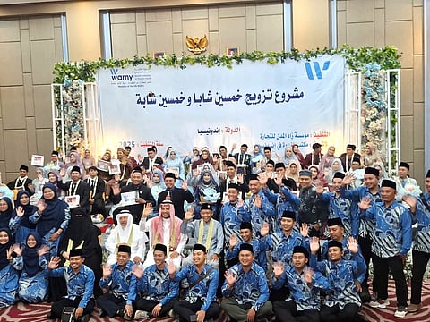 الندوة العالمية في إندونيسيا تحتفل بـ50 شابًا وشابة في مشروع الزواج الجماعي