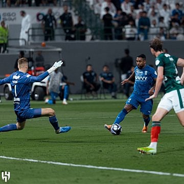 الهلال يتطلع للتشبث بالصدارة وتحقيق رقم قياسي من أمام السد القطري