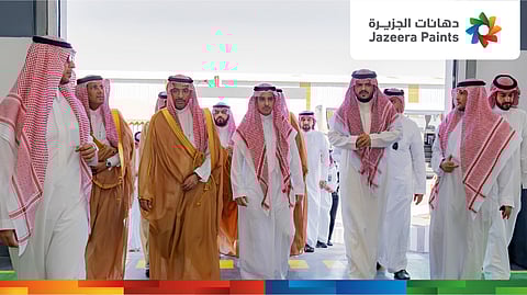 "دهانات الجزيرة" تستقبل وزير الصناعة والثروة المعدنية في إحدى منشآتها بالمدينة الصناعية الأولى في الباحة