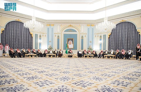 قصر اليمامة .. ولي العهد يستقبل الأمراء والعلماء والوزراء وجمعًا من المواطنين الذين قدموا للسلام على سموه