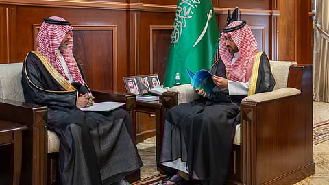 نائب أمير حائل يطّلع على الوضع الصحي ويبحث استعدادات مؤتمر طب نمط الحياة الدولي