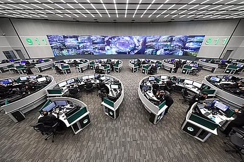 أكثر من 88 ألف مكالمة في يوم واحد.. "العمليات الأمنية 911" تواصل جاهزيتها واستجابتها السريعة