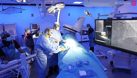 مستشفى الدكتور سليمان الحبيب بالخبر ينجح في تغيير الصمام الأورطي لـ"سبعيني" عانى من انسداد بنسبة "90%" بالشريان التاجي