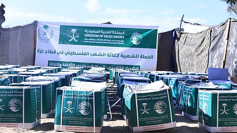 "مركز الملك سلمان للإغاثة" يوزع مساعدات غذائية لنازحي مواصي القرارة ضمن حملة دعم الشعب الفلسطيني