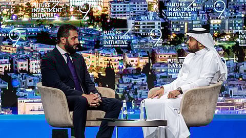 بدعوة سعودية.. مشاركة الرئيس السوري في منتدى مستقبل الاستثمار تعزز مسار تعافي الاقتصاد السوري