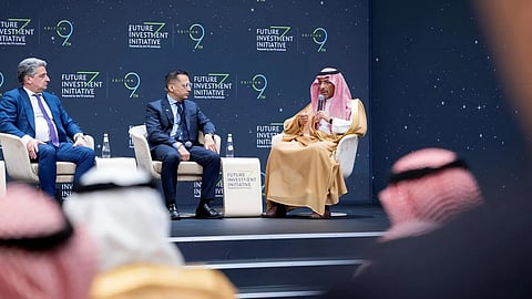 وزير الصناعة بندر الخريف خلال جلسة حوارية بمؤتمر مبادرة مستقبل الاستثمار