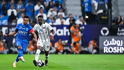 جانب من لقاء الهلال والشباب