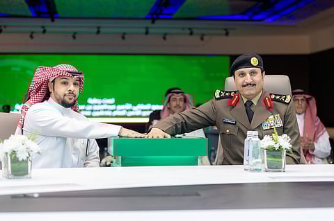 تدشين خدمات محفظة لوحات المركبات الرقمية عبر منصة أبشر