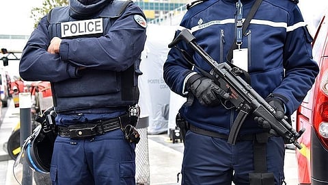 10 جرحى في عملية دهس بجزيرة "أوليرون" الفرنسية.. ووزير الداخلية: حالتان حرجتان