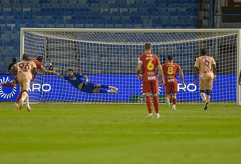 وسط نجومية "الجوير" وبرباعية.. القادسية يعبر الخلود ويقفز لمربع الكبار