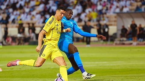 مع ختام الجولة الثامنة من دوري روشن .. النصر في الصدارة والأهلي يحسم قمة "ديربي جدة "