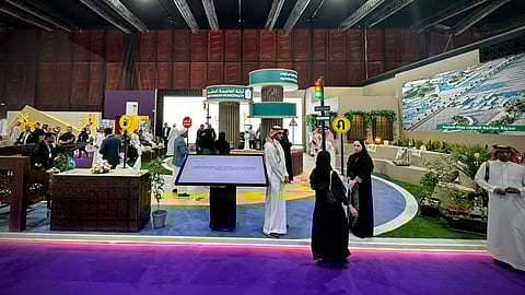 أمانة العاصمة المقدسة تستعرض مشاريعها الذكية في مؤتمر ومعرض الحج 2025