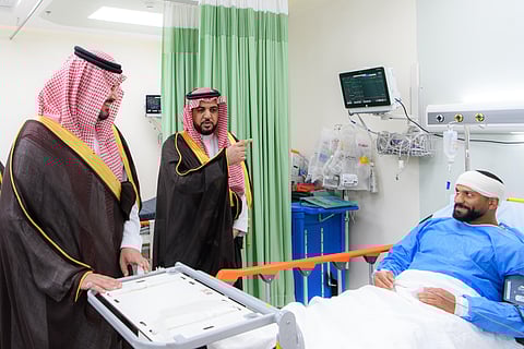 أمير المدينة يفتتح عيادات متخصصة بمستشفى المهد بقيمة 10 ملايين ريال ويطّلع على مشاريع صحية نوعية
