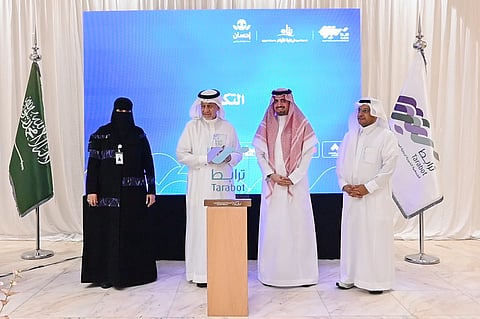 جمعية ترابط وبناء تكرمان 17 مستفيد من رواد مبادرة "تاكسي أيتام السعودية"