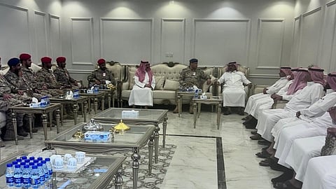 اللواء "المحترش" يقدم تعازيه لأسرة "الجراد" في وفاة والدهم