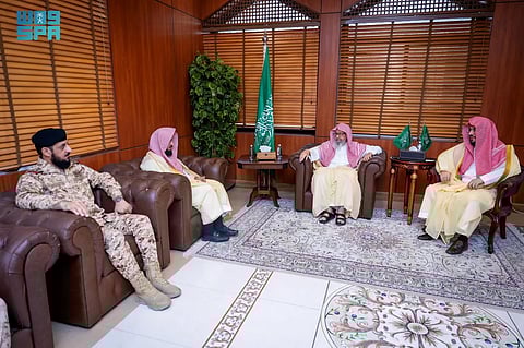 مفتي عام المملكة يستقبل رئيس جهاز الإرشاد والتوجيه بوزارة الحرس الوطني
