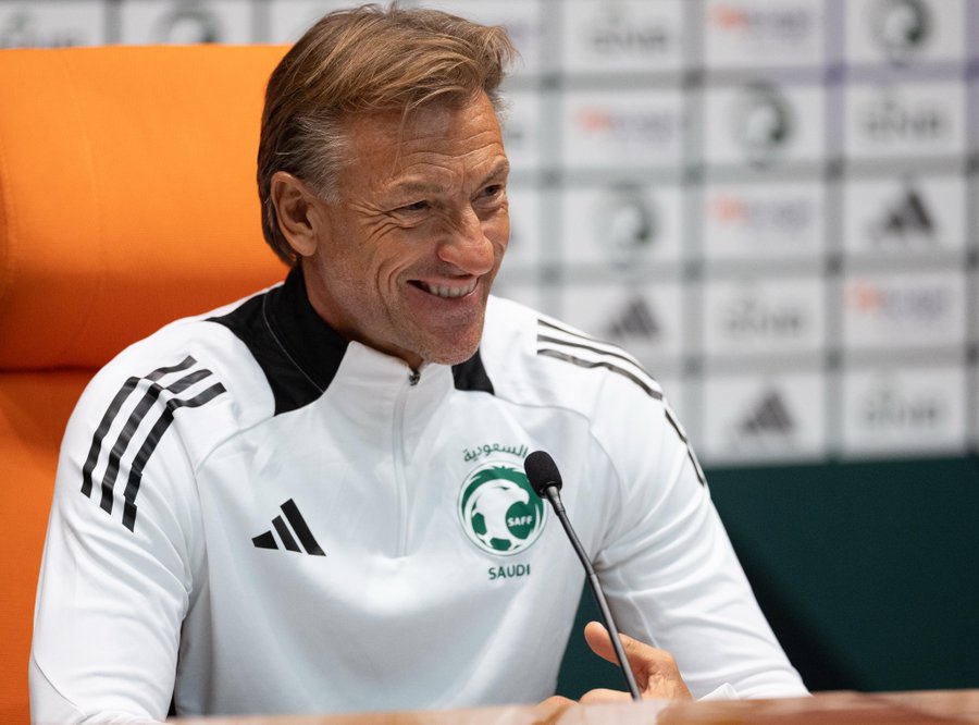 رينارد يؤكد جاهزية الأخضر لمواجهة الجزائر وديًا استعدادًا لكأس العرب