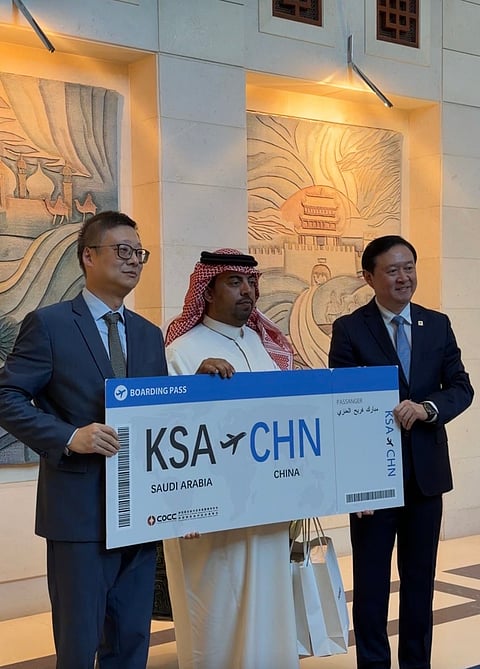 السفير الصيني يستقبل منقذي المهندسين في الشملي ويشيد بشجاعتهم:"أفعال لا تُقدّر بثمن"