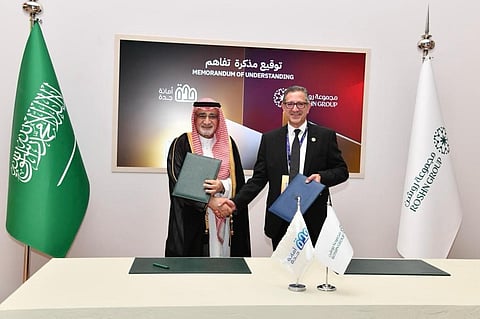 "أمانة جدة" و"روشن" توقعان اتفاقية لإدارة وصيانة أحياء "العروس"