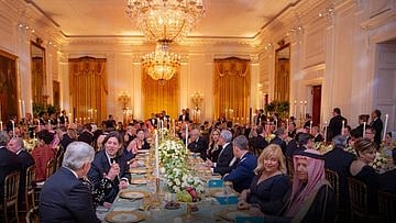 ترامب يقيم مأدبة عشاء رسمية على شرف ولي العهد