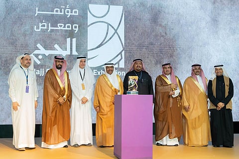 وزارة الحج تُتوّج "مطوفي الدول العربية"  بـ5 جوائز وتكريمات في مؤتمر ومعرض خدمات الحج