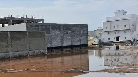 سكان حي النور شمال جدة يطالبون بالخدمات الأساسية وسط غياب البنية التحتية