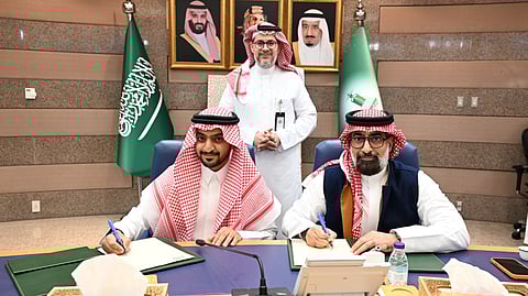 جامعة الملك عبدالعزيز و"هاليبيرتون" توقّعان مذكرة تفاهم لدعم الأبحاث وتأهيل الكوادر في علوم الأرض