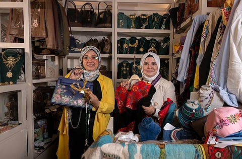 حضور لافت لهند الشوربجي في أول مشاركة داخل الركن المصري بـ"بنان"