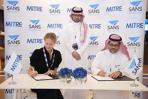 خلال مشاركتها في معرض دبي للطيران 2025.. الملاحة الجوية السعودية توقّع مذكرة تفاهم مع "مايتر" وتعزّز حضورها الدولي