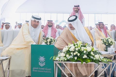 أمير الشرقية يُدشن الجسر البحري الرابط بين صفوى ورأس تنورة كأحد أطول الجسور المزدوجة داخل المملكة ضمن مشاريع نوعية لتعزيز جودة الطرق وانسيابية الحركة بالمنطقة