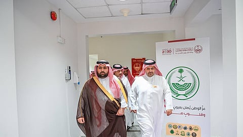 أمير جازان يتفقد وكالة الشؤون الأمنية ويشيد بتطورها التقني والتنظيمي