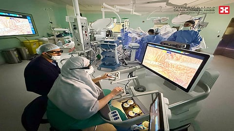 مستشفى الدكتور سليمان الحبيب بالفيحاء في جدة يستاصل المستقيم والرحم والمبيضين بالروبوت Hugo™️ RAS