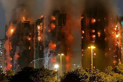 حريق هائل يلتهم أبراجًا سكنية في هونغ كونغ.. وارتفاع حصيلة الضحايا والمفقودين