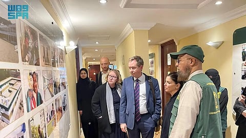 وفد بريطاني يطّلع على جهود مركز الملك سلمان للإغاثة في اليمن