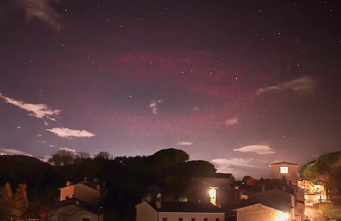 ظاهرة جوية نادرة: حلقة ضوئية عملاقة تومض فوق إيطاليا لأقل من جزء من الثانية