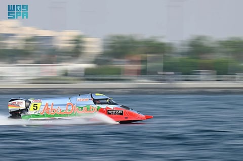 انطلاق منافسات "فورمولا 1 للزوارق السريعة" بجدة وسط حضور جماهيري لافت