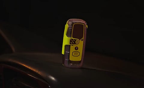 "هيئة الاتصالات" و"الطيران المدني" تدعوان هواة الرحلات للاستفادة من خدمة البحث والإنقاذ باستخدام جهاز "PLB"