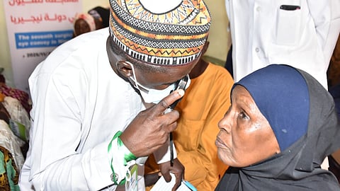 "الندوة العالمية" تُجري 734 عملية عيون وتكشف على 4,350 مستفيداً في نيجيريا