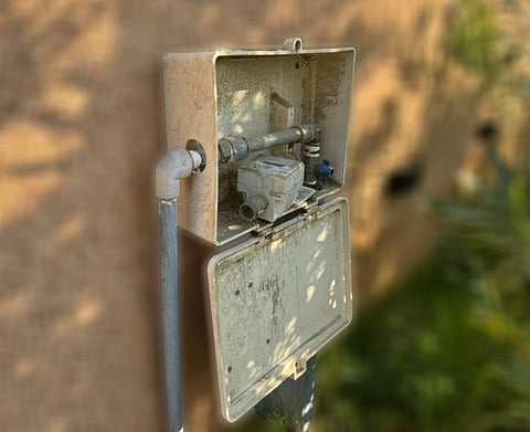 مكة.. ﻿المياه الوطنية تزيل تمديدات عشوائية وتؤكد تطبيق العقوبات النظامية على المتعدين 